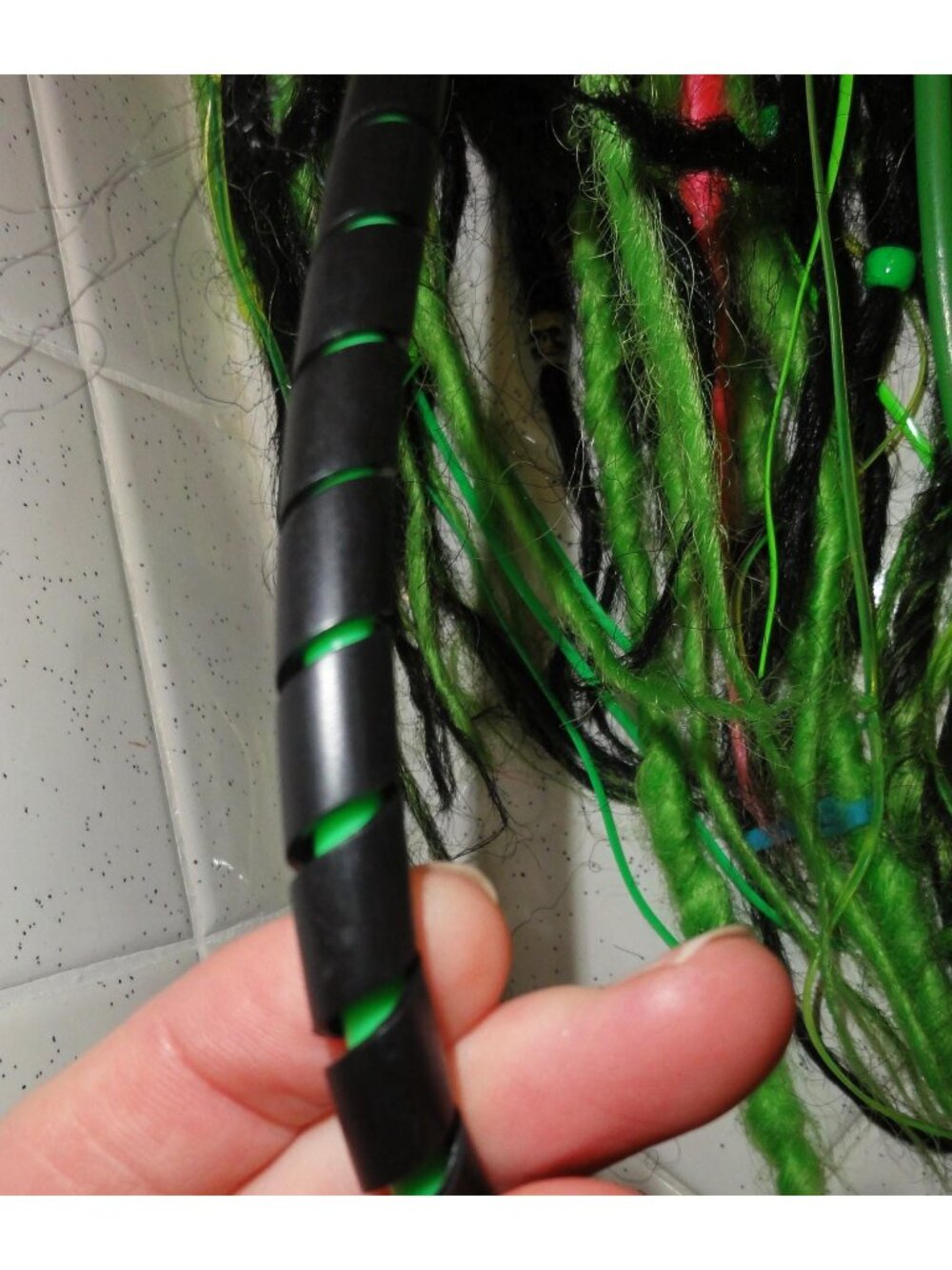 Single Green & Black Dread Falls rexlace tubing beads hair extensions dreads - Picture 7 of 16